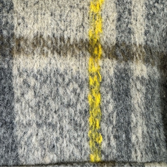 Only Wool-Blend Grey Yellow Plaid Long Shacket Size Medium - Picture 11 of 16